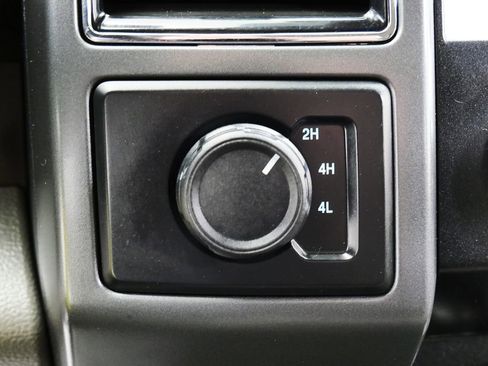 Used 2020 Ford F250 XLT w/ XLT Premium Package image 28