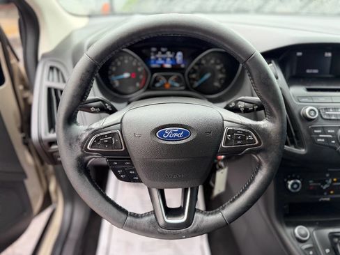Used 2017 Ford Focus SE w/ Cold Weather Package FWD image 12