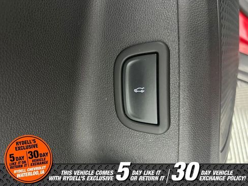 Used 2025 Chevrolet Traverse LT w/ Driver Confidence Package AWD/4WD image 25