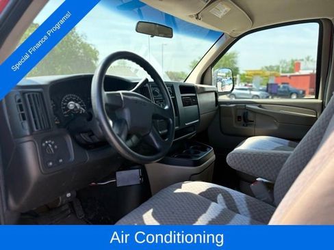 Used 2003 GMC Savana 1500 Passenger w/ Sle Preferred Equipment Group RWD image 11
