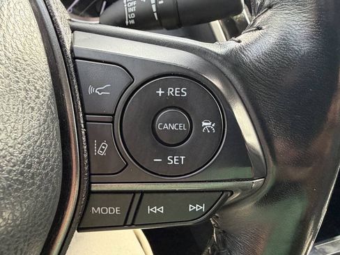 Used 2023 Toyota Camry SE w/ Convenience Package FWD image 16