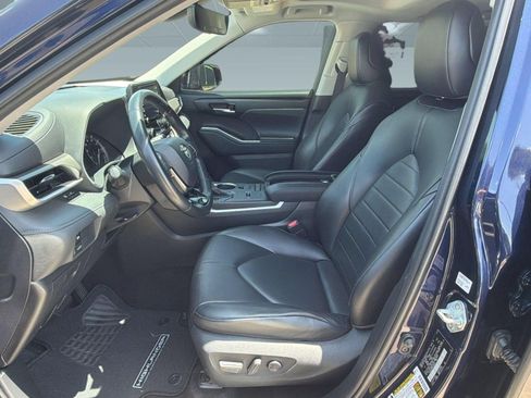 Used 2021 Toyota Highlander XLE FWD image 5