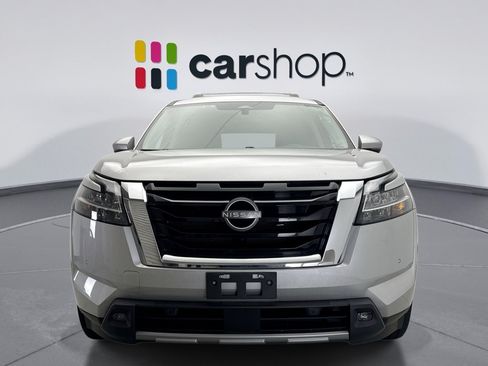 Used 2023 Nissan Pathfinder SL AWD/4WD image 8