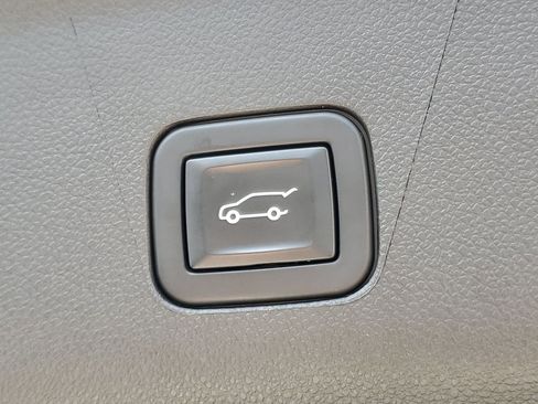 Used 2022 Chevrolet Tahoe High Country image 8