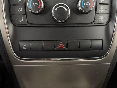 Used 2012 Jeep Grand Cherokee Laredo w/ Laredo E Group AWD/4WD image 12