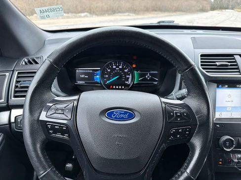 Used 2018 Ford Explorer XLT w/ Equipment Group 202A image 16