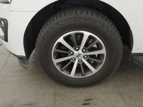 Used 2020 Ford Expedition XLT image 22