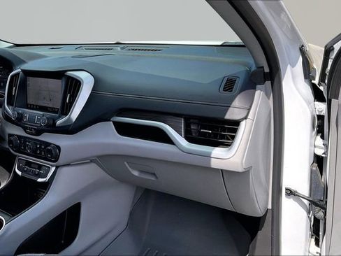 Used 2022 GMC Terrain SLT w/ Infotainment Package II image 18