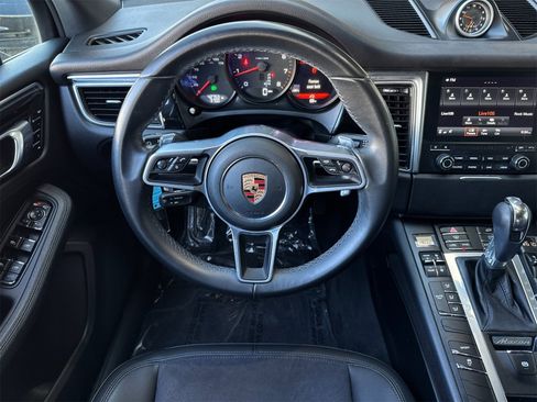 Used 2018 Porsche Macan image 15