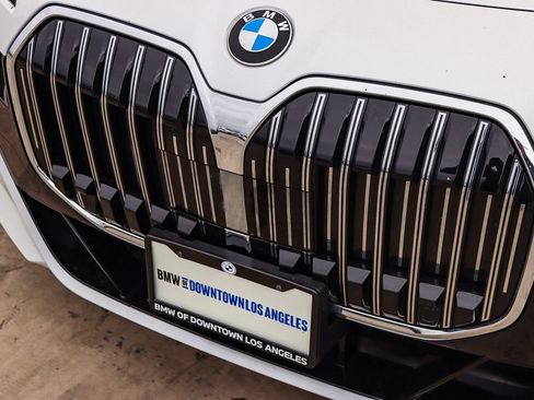 Used 2025 BMW 740i xDrive AWD/4WD image 10