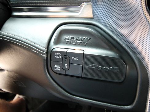 Used 2019 RAM 2500 Limited AWD/4WD image 35