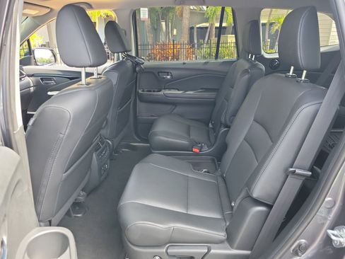 Used 2022 Honda Pilot Touring image 17