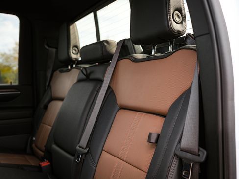 Used 2024 Chevrolet Silverado 2500 High Country w/ High Country Premium Package image 32