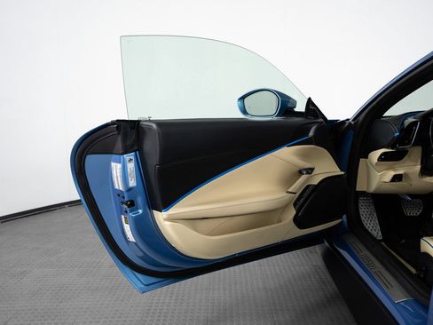 Used 2023 Ferrari Roma RWD image 13