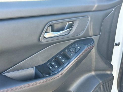 Used 2025 Nissan Rogue SV image 28