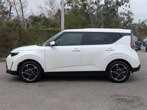 Used 2024 Kia Soul EX image 2