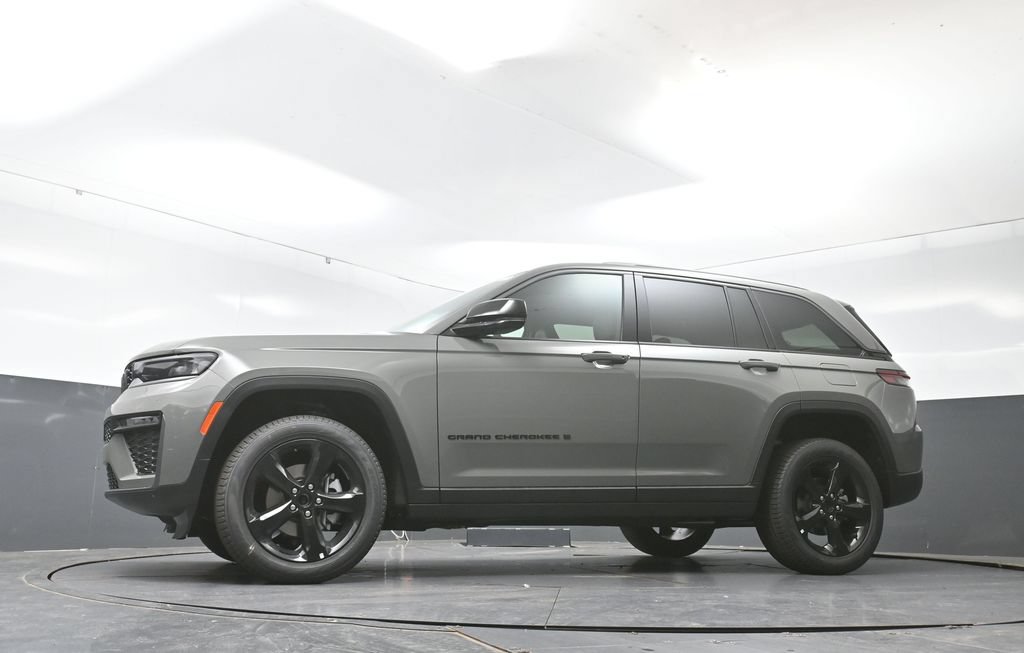 New 2027 Jeep Grand Cherokee Limited AWD/4WD image 35