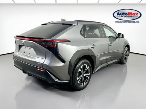 Used 2023 Toyota bZ4X XLE image 7