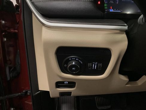 Used 2021 Jeep Grand Cherokee L Limited image 28