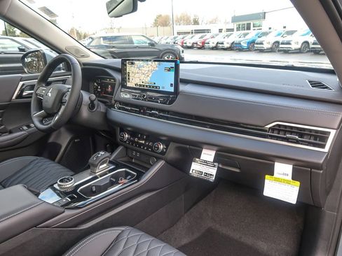 New 2026 Mitsubishi Outlander SEL image 25