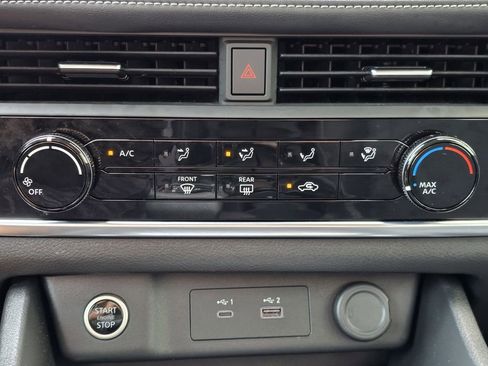 Used 2023 Nissan Rogue S image 14