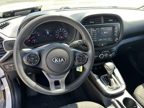 Used 2021 Kia Soul S FWD image 12