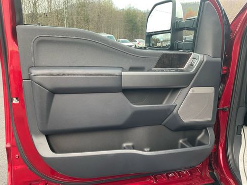 New 2026 Ford F250 Lariat w/ Chrome Package image 17