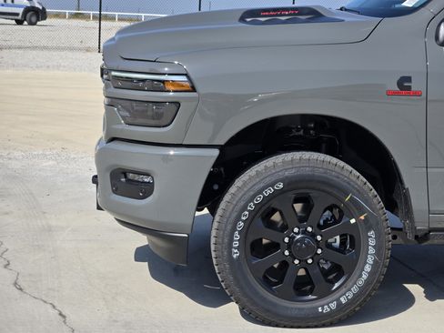 New 2026 RAM 2500 Laramie AWD/4WD image 6