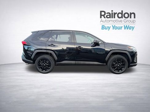 Used 2024 Toyota RAV4 LE image 9