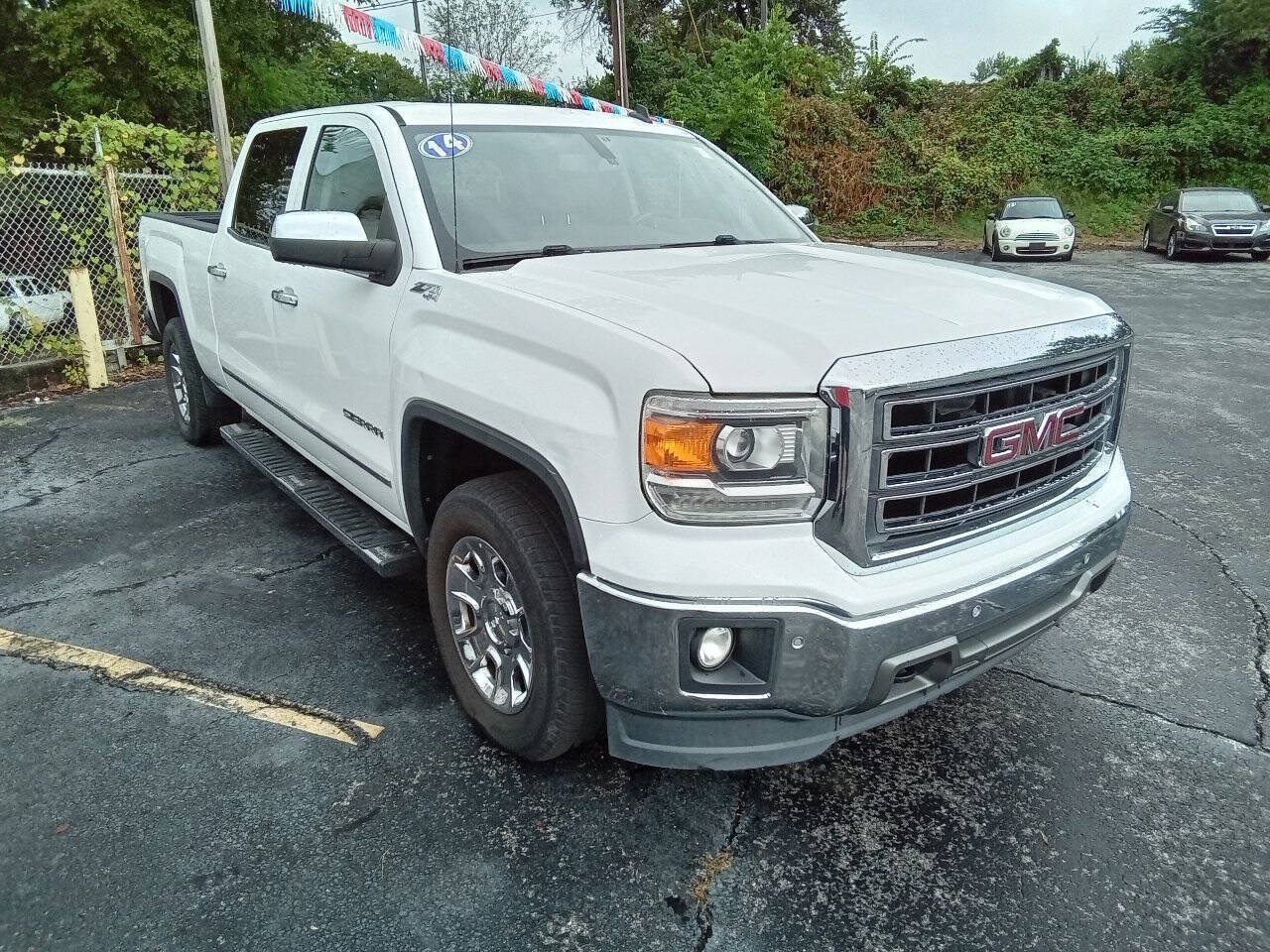 Used 2014 GMC Sierra 1500 SLT w/ SLT Preferred Package AWD/4WD image 2