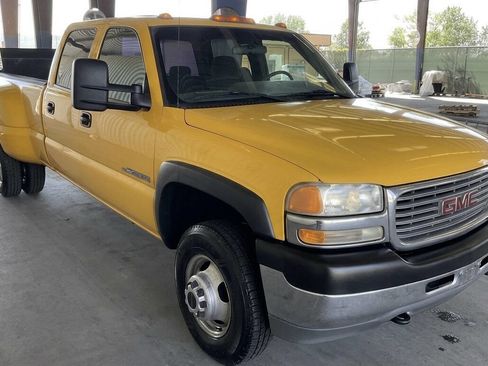 Used 2001 GMC Sierra 3500 SL image 1
