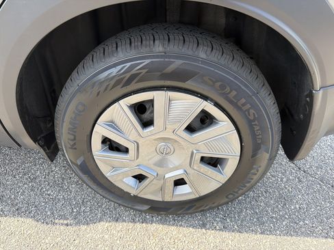 Used 2025 Nissan Kicks S FWD image 28
