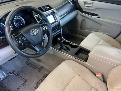 Used 2016 Toyota Camry LE FWD image 11
