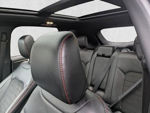 Used 2022 Ford Edge ST-Line w/ Class II Trailer Tow Package image 14