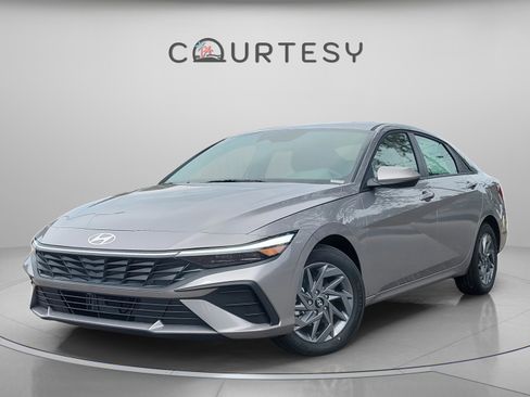 New 2025 Hyundai Elantra Blue image 1
