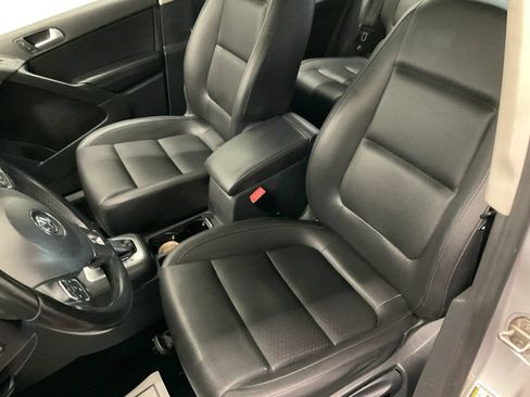 Used 2016 Volkswagen Tiguan S FWD image 8