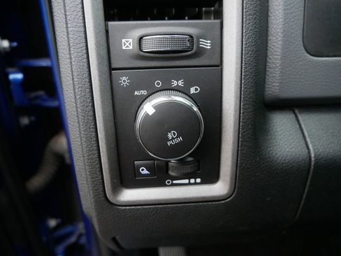 Used 2018 RAM 1500 Express image 11