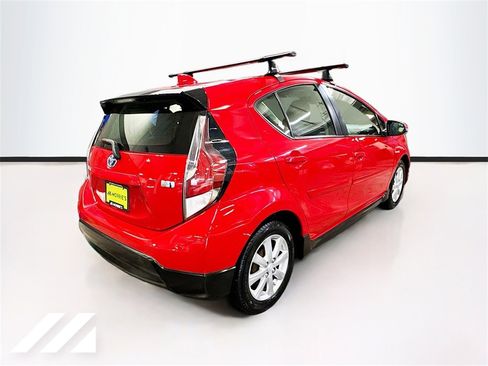 Used 2017 Toyota Prius C Three image 5