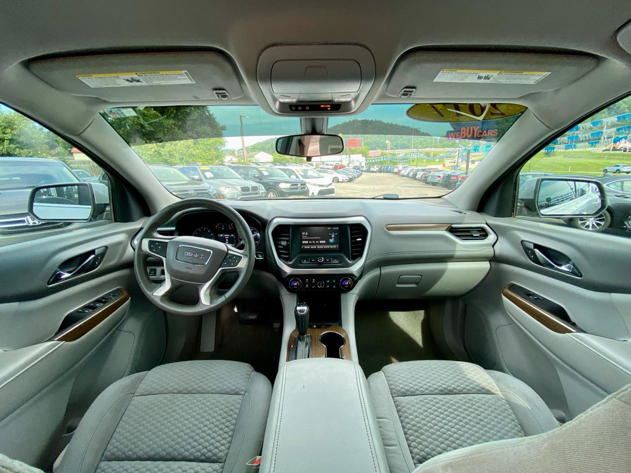 Used 2017 GMC Acadia SLE FWD image 17