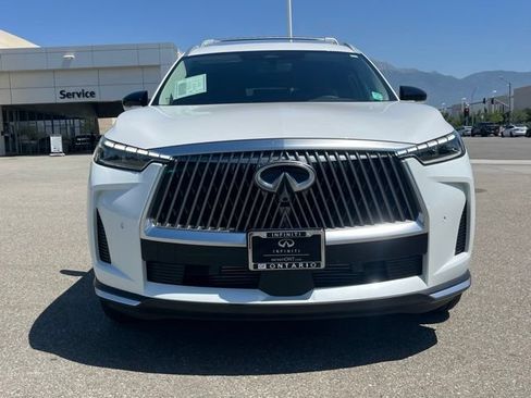 Certified 2026 INFINITI QX60 Luxe w/ Cargo Package FWD image 3