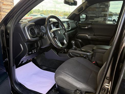 Used 2017 Toyota Tacoma TRD Off-Road w/ Tow Package image 6