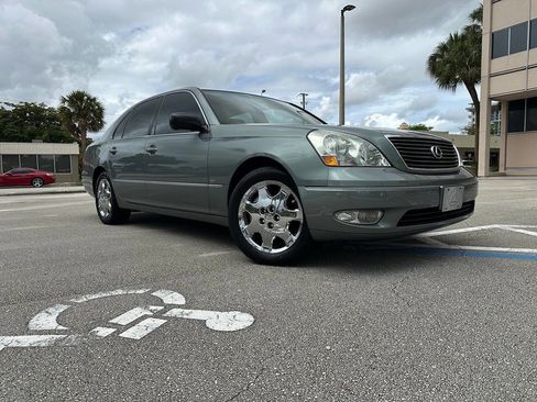 Used 2003 Lexus LS 430 RWD image 2