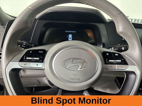 Used 2025 Hyundai Elantra Sport image 12