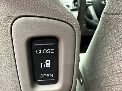 Used 2015 Honda Odyssey EX image 23