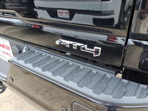 Used 2024 GMC Sierra 2500 AT4 w/ AT4 Premium Plus Package image 15