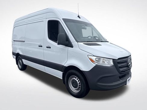 Used 2025 Mercedes-Benz Sprinter 2500 image 12