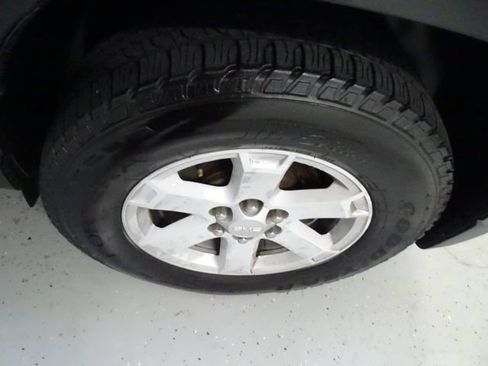 Used 2016 GMC Acadia SLE AWD/4WD image 27