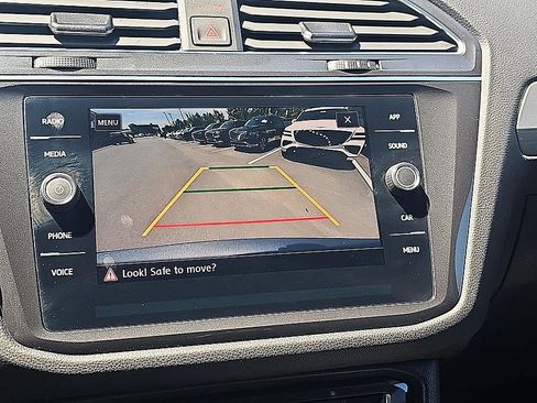 Used 2019 Volkswagen Tiguan SE AWD/4WD image 27