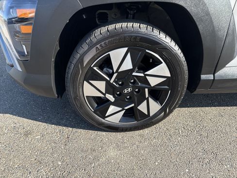 Used 2024 Hyundai Kona SEL AWD/4WD image 9