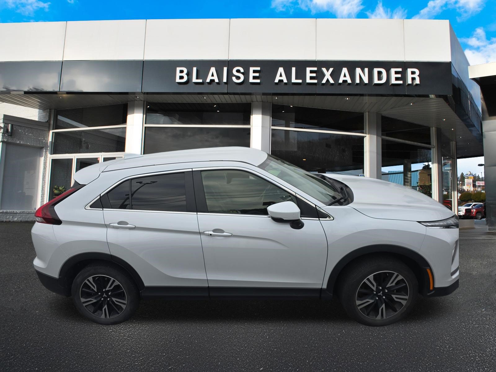 Used 2025 Mitsubishi Eclipse Cross SE AWD/4WD image 2